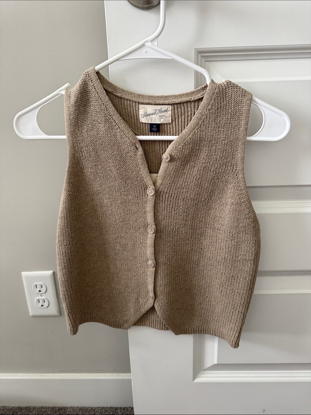 Universal Thread Taupe Knit Button-Front Sweater Vest